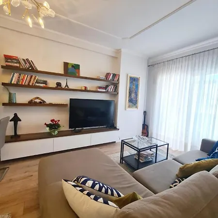 Apartment At Hana's Center *